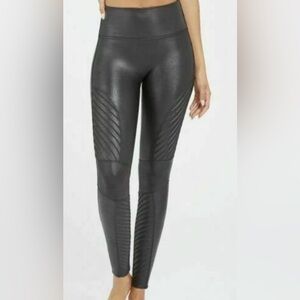 SPANX FAUX LEATHER MOTO LEGGINGS VERY BLACK 20136R NWT Medium High Waisted